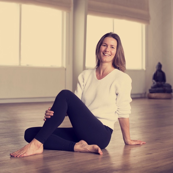 Ananda Yoga docent Marjolein Hekkers