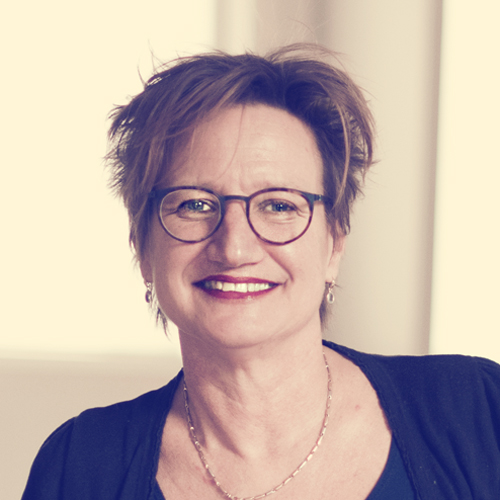 Ananda Yoga docent Marina van Alten