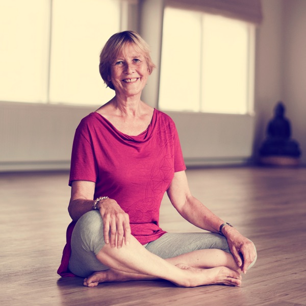 Ananda Yoga docent Marian van Deventer