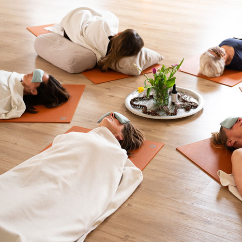 Ananda-Yoga-Hilversum-hatha-aroma-yoga-nidra