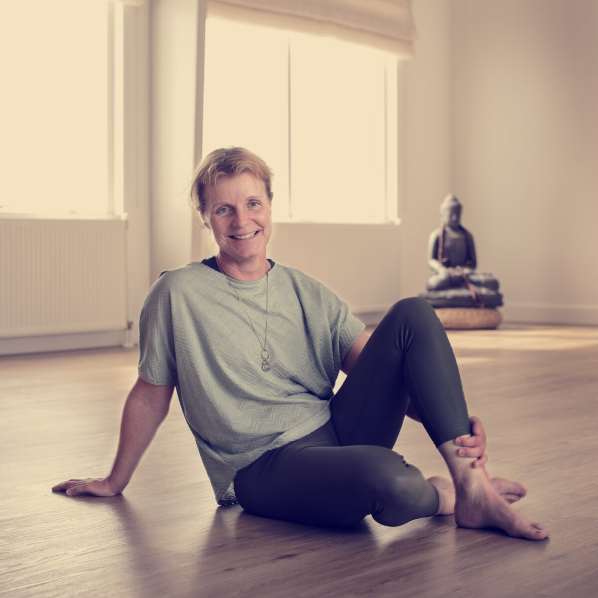 Ananda Yoga docent Yvette Gerrits