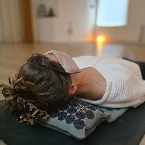 Ananda-Yoga-workshop-diep-ontspannen-met-masssagemat