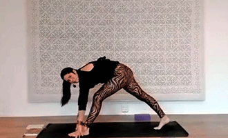 Vinyasa flow yoga (72 min) Cynthia