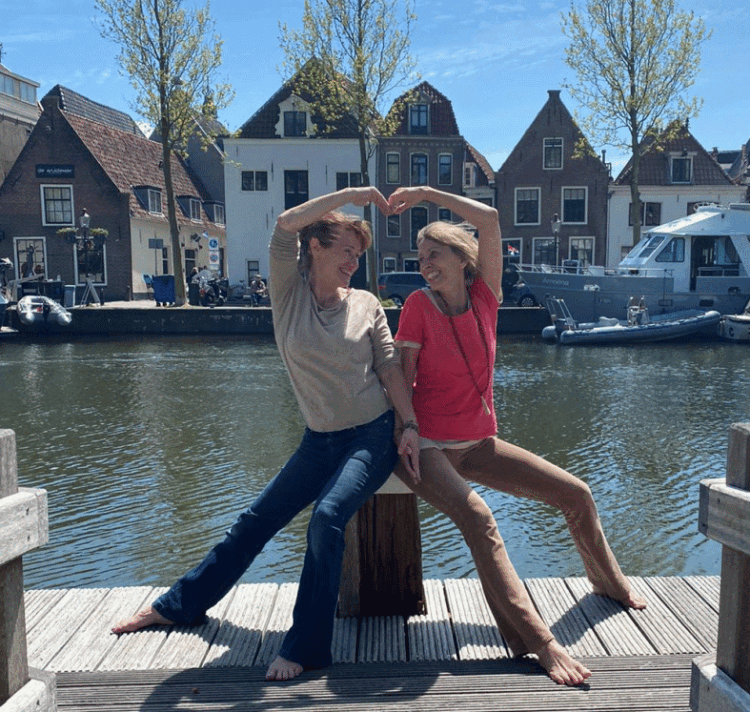 Ananda blog - Yoga sisters