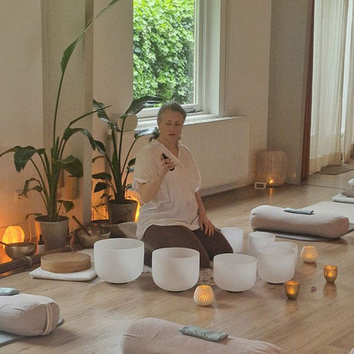 Ananda-Yoga-workshop-summer-reset-Britta-Hall